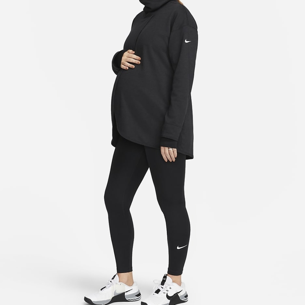 Nike women pullover
